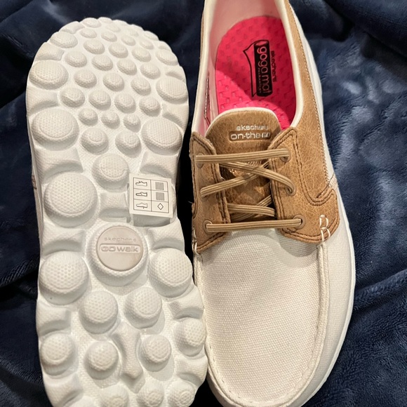 Skechers casual shoes - Picture 3 of 4